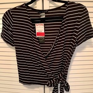 Women’s black and white stripped crop tee with tie